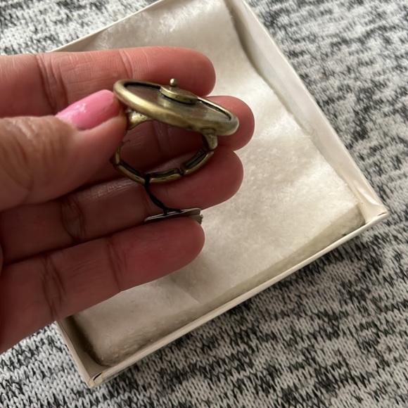 NWT CHICO’S AYLA SWIRL EXPANDABLE COCKTAIL RING  (6-8) - Picture 2 of 5